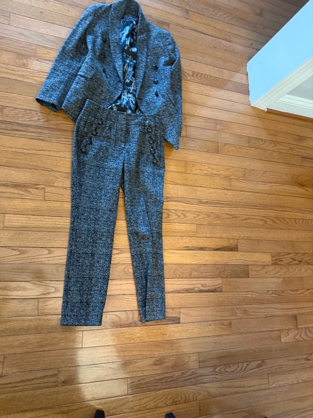 Stylish Gray Tweed Women's Trousers - Classic Tailored Fit. Great thick quality